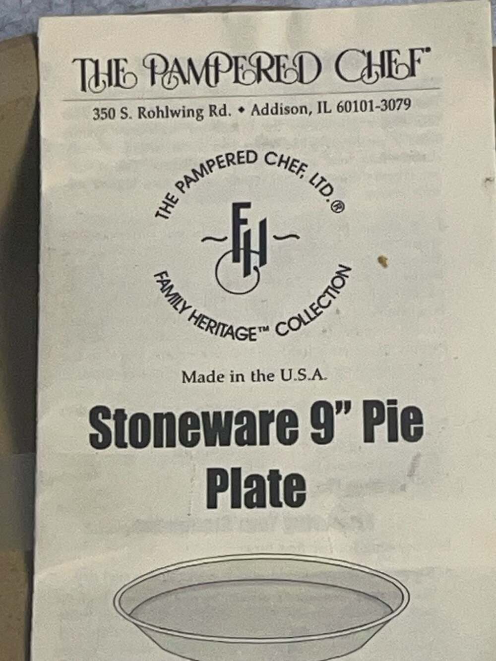 The Pampered Chef Family Heritage Collection 9" Stoneware Pie Plate #1425 - Picture 2 of 11
